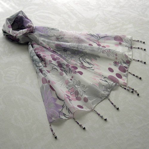 Foulard décoré de perles, écharpe légère,  accessoires femme, blanc, mauve et gris, motif fleuri 048