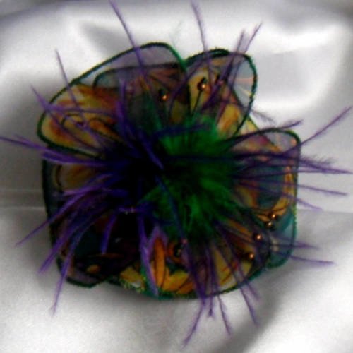 Barette fleur en tissu, plumes et perles, accessoires coiffure, mariage, fête, cadeau,  jaune, violet et vert 240
