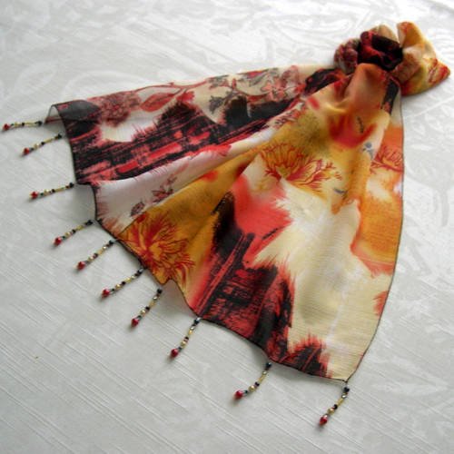 Foulard décoré de perles, écharpe légère, accessoires femme,  orange, rouge et marron, motif fleuri 109