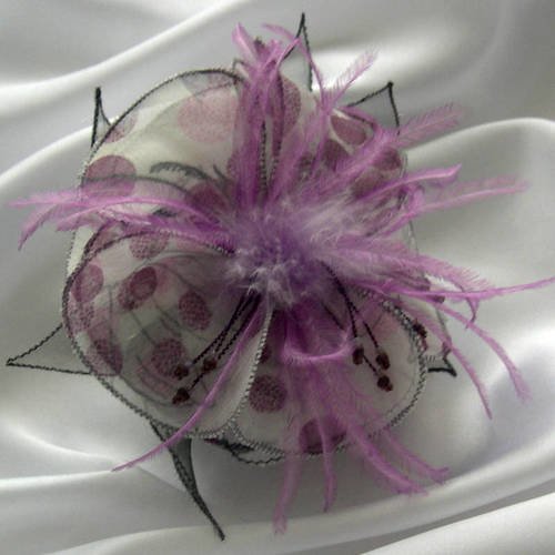Barette fleur en tissu, organza, plumes et perles, accessoires coiffure, mariage, blanc, mauve et gris, 048