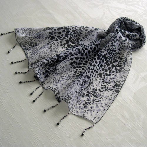 Foulard décoré de perles, écharpe légère, accessoires femme, blanc, noir et mauve, motif léopard, 101