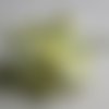 Barette fleur en tissu,organza, plumes et perles, accessoires coiffure, mariage, jaune, vert et bleu, 080