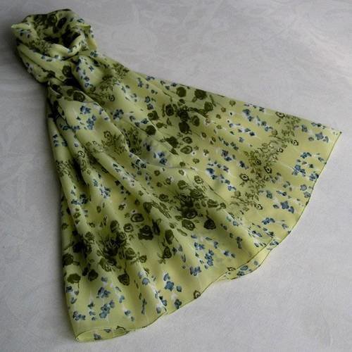 Foulard simple classique, écharpe légère, jaune, vert  et bleu, motif fleuri, 080