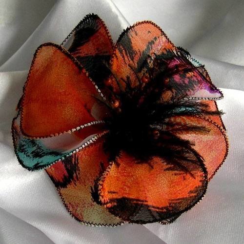 Barette fleur en tissu, plumes et perles, accessoires coiffure, mariage, orange, bleu et  marron, 035