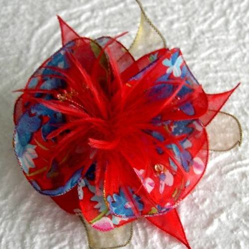 Broche fleur en tissu, organza, plumes et perles, accessoires femme, rouge et bleu, 087