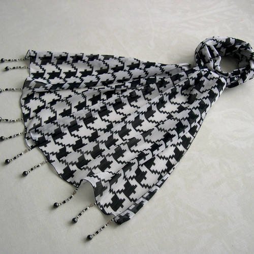 Foulard décoré de perles, écharpe légère, accessoires femme, blanc et noir, motif pied de poule, 086