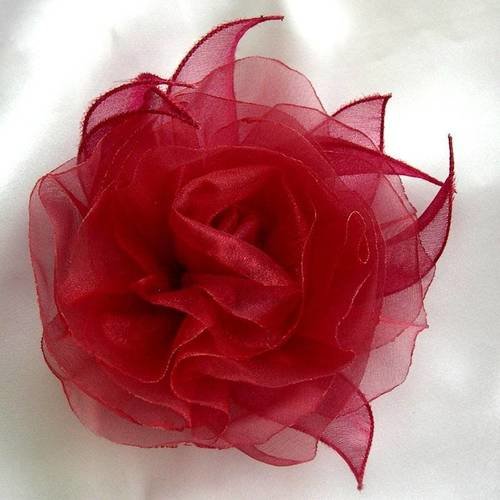 Broche fleur en tissu, rose rouge en organza, accessoires mariage, ceremonie, fête, accessoires femme
