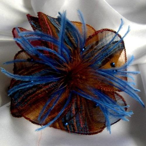 Barette fleur en tissu, plumes et perles,  accessoires coiffure, mariage, marron et bleu, 230