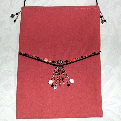 Petit sac - pochette en badoulière de couleur pêche décoré de perles