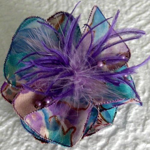 Barette fleur en tissu, plumes et perles, accessoires coiffure, mariage, fête, bleu et violet, 079