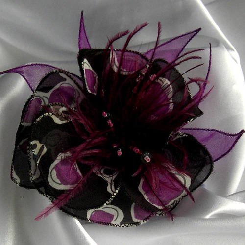 Broche fleur en tissu, organza, plumes et perles, accessoires femme, violet marron, 227
