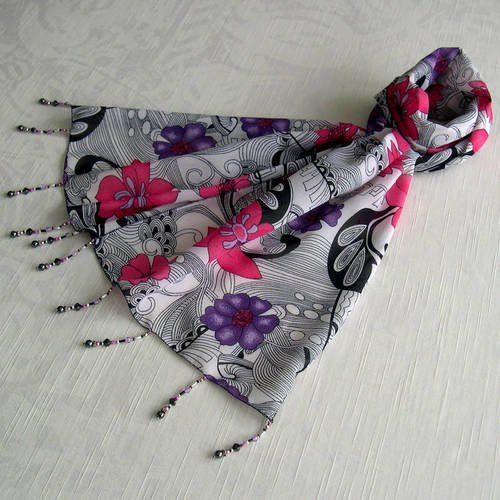 Foulard décoré de perles, écharpe légère, accessoires femme, rose, violet et noir, motif fleurs, 060