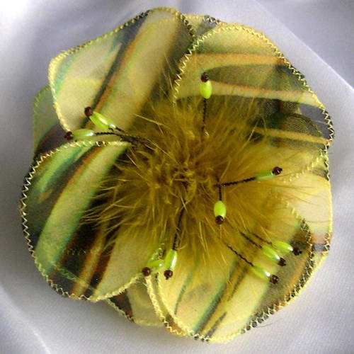 Barette fleur en tissu, plumes et perles, accessoires coiffure, jaune et  vert, 222