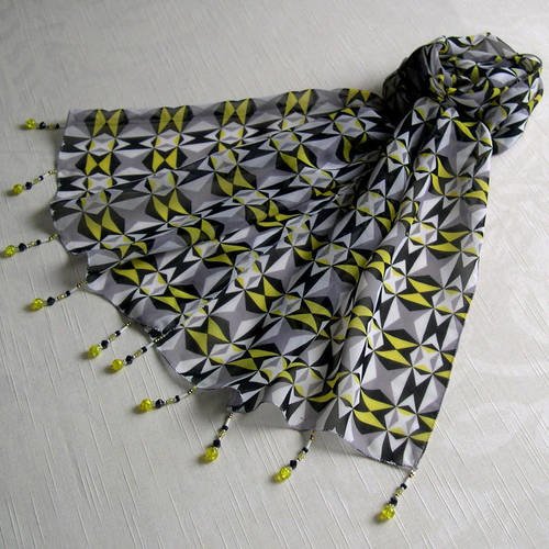 Foulard décoré de perles, écharpe légère, accessoires femme, blanc, jaune, gris, noir, motif géometrique, 208