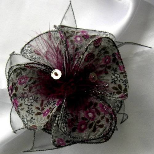 Barette fleur en tissu, organza, plumes et perles, accessoires coiffure, gris et bordeaux, 039