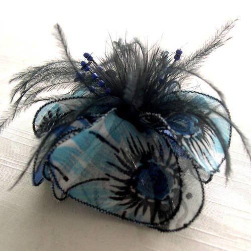 Barette fleur en tissu, plumes et perles, accessoires coiffure, bleue, noire et blanc, 057