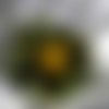 Broche fleur en tissu, organza, fleur plumes et perles, accessoires femme, vert, noir et jaune, 210