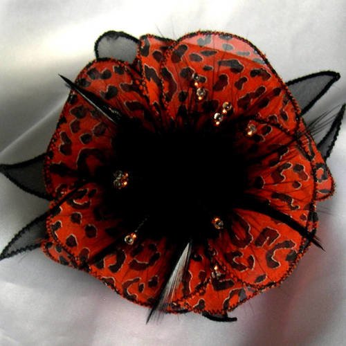 Barette fleur en tissu, organza, plumes et perles, accessoires coiffure, orange et noire, 207