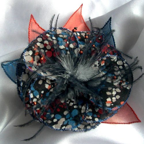 Broche fleur en tissu, organza, plumes et perles, accessoires femme, bleu, orange et  gris,  201