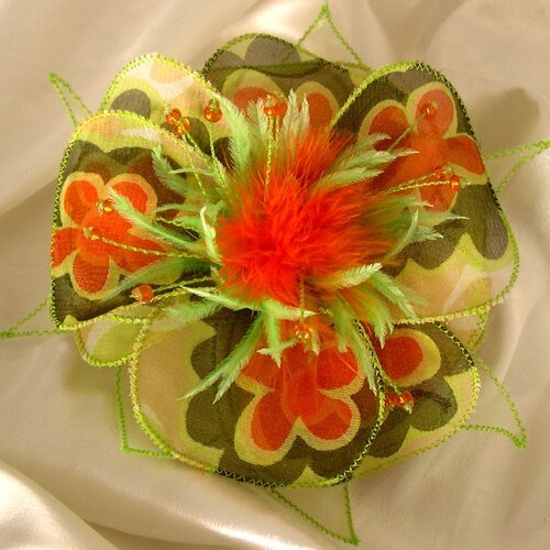 Broche fleur en tissu, organza, fleur plumes et perles, accessoires femme, mariage, fête, cadeau, orange et  vert, 269