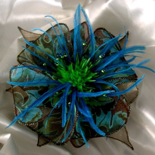 Broche fleur en tissu, organza, plumes et perles, accessoires femme, mariage, fête, cadeau, bleu et vert, 266