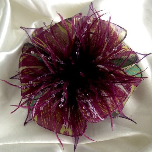 Broche fleur en tissu, plumes et perles, accessoires coiffure, mariage, fête, cadeau, fleur  bordeaux et  violet, 265