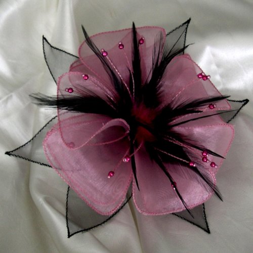 Broche fleur en organza rose et noir, plumes noires et roses et perles, accessoires femme,mariage, ceremonie, fête