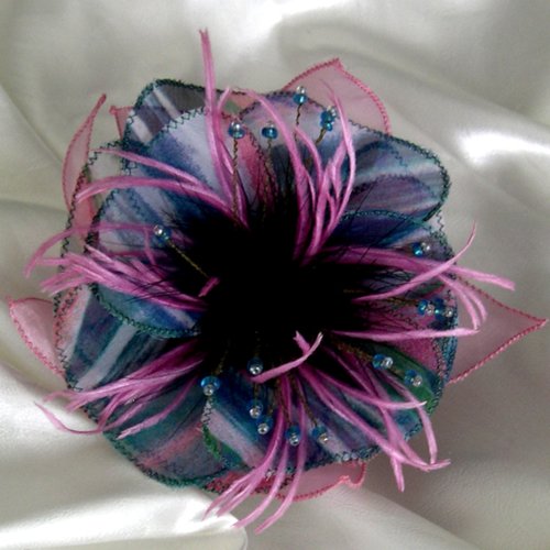 Broche fleur en tissu, organza, plumes et perles, accessoires femme, mariage, fête, cadeau, rose et bleue, 249