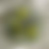 Barette fleur en tissu, organza, plumes et perles, accessoires coiffure, mariage, fête, cadeau, gris et jaune, 146