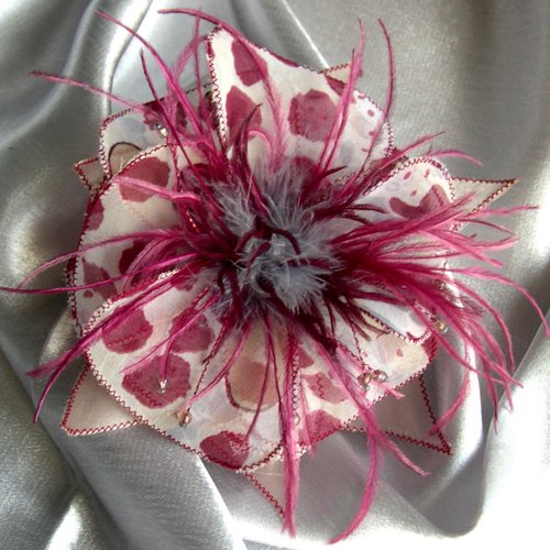 Broche fleur en tissu, organza, plumes et perles, accessoires femme, mariage, fête, cadeau, blanc bordeaux prune, 262