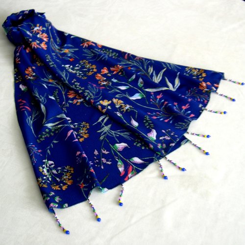 Foulard décoré de perles, écharpe légère, accessoires femme, cadeau, bleu et multicolore, motif fleurs, 283