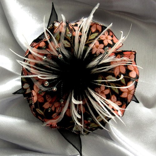 Broche fleur en tissu, organza, plumes et perles, accessoires femme, mariage, fête, cadea, beige et noir, 286