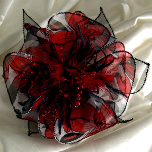 Barette fleur en tissu, plumes et perles, accessoires coiffure, mariage, fête, cadeau, rouge, noire et blanche, 203