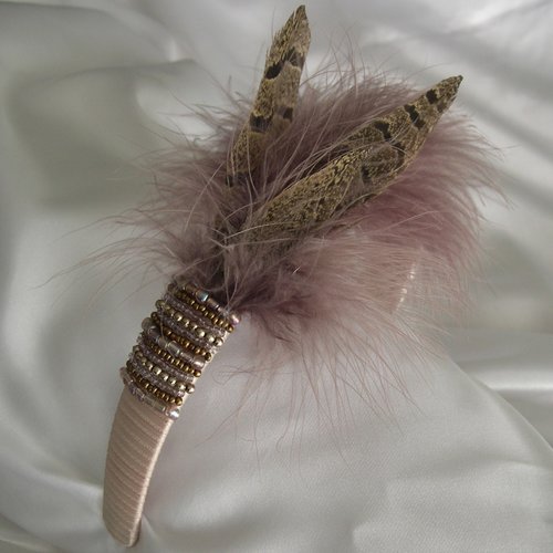 Serre-tête beige et marron décorée de  plumes et de perles, accessoires mariage, fête, accessoires coiffure,femme, fille,
