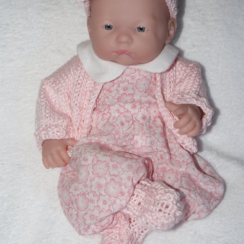 Vêtement pour poupée style  berenguer de  24 cm robe tons roses pales à petites fleurs