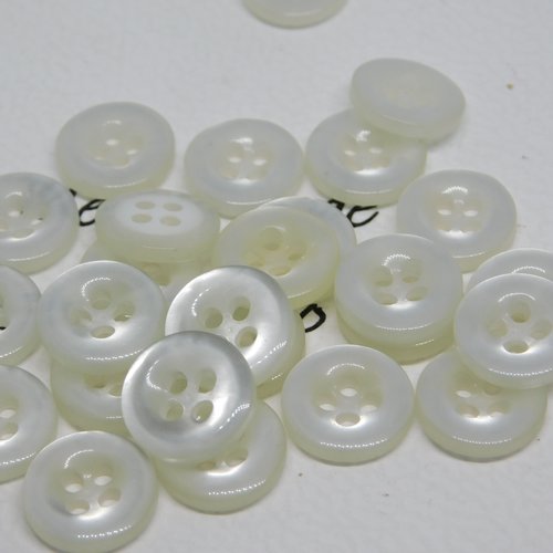 Bouton rond blanc 12 mm 4 trous