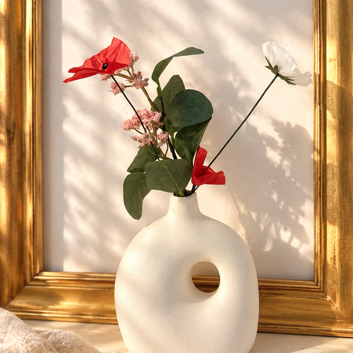Vase en céramique et coquelicots en papier de soie