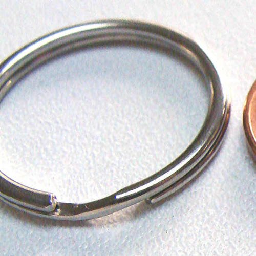 50 petits anneaux porte-cles métal argenté 20mm 