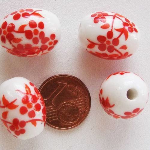 5 perles ovales 18x14mm porcelaine fond blanc fleurs rouge 