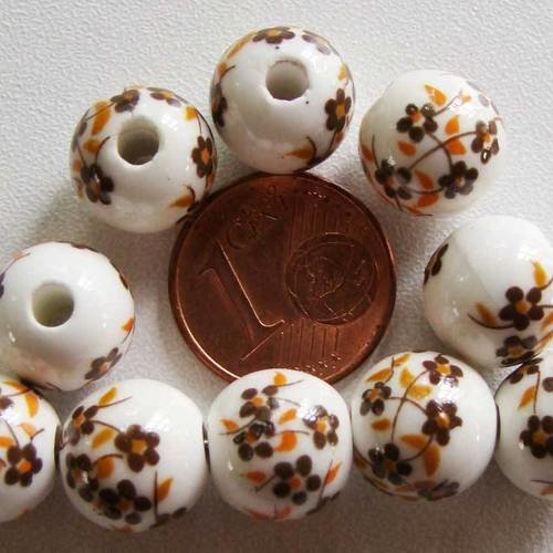 10 perles rondes 10mm porcelaine fond blanc fleurs marron