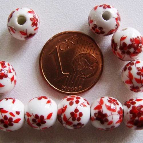 10 perles rondes 8mm porcelaine fond blanc fleurs rouge