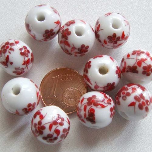 10 perles rondes 12mm porcelaine fond blanc fleurs rouges