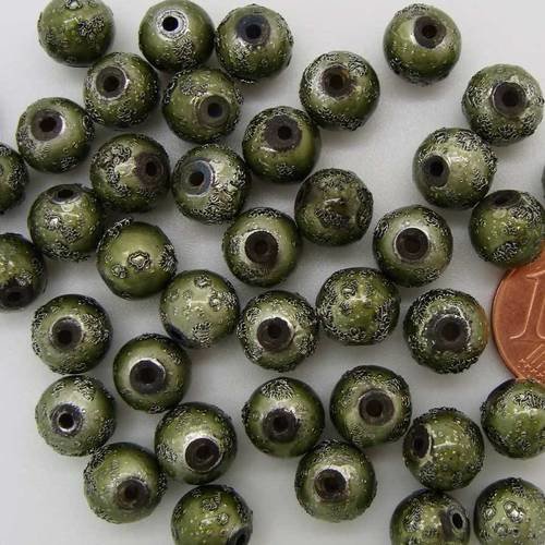 40 perles environ rondes 8mm verre peint vert pv-peint-63 