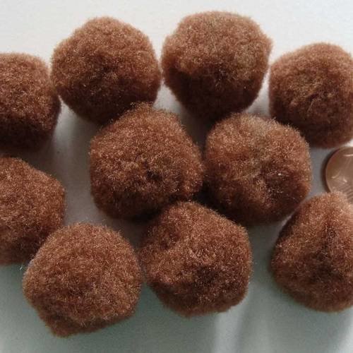 20 pompons ronds 25mm environ peluches polyester marron 