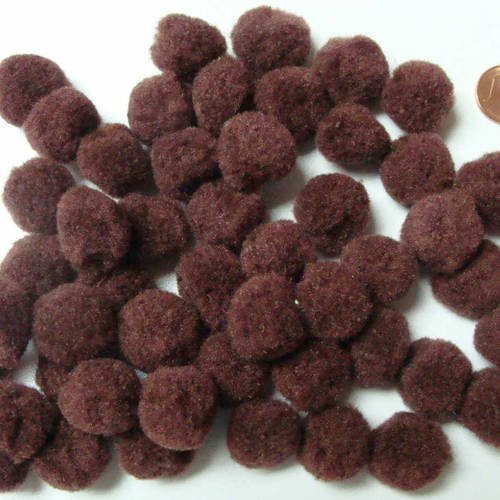 50 pompons ronds 15mm environ peluches polyester marron fonce 