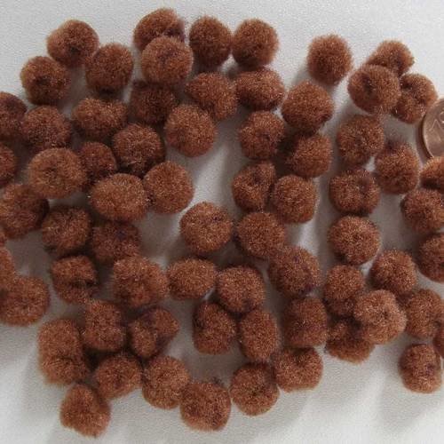 70 pompons ronds 10mm environ peluches polyester marron 