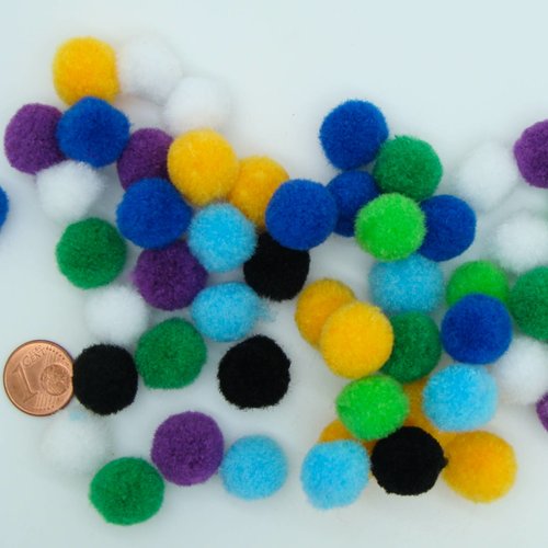 50 pompons ronds 15mm environ peluches polyester mix couleurs
