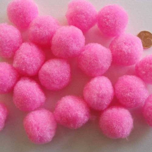 20 pompons ronds 25mm environ peluches polyester rose 