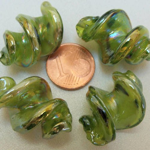 2 perles verre lampwork vis 28x17mm vert 