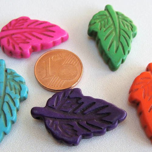 5 pendentifs feuille 28x18x4mm turquoise synthétique mix couleurs